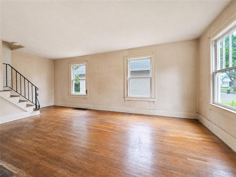 831 E Cecil Street, Springfield, OH 45503 Photo 3