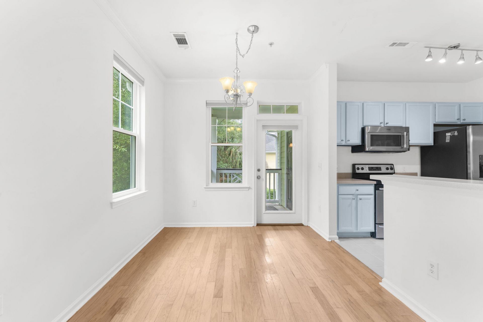 1225 Blakeway Street Photo 10