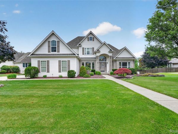 8328 Parkside Drive, Grand Blanc Township, Mi 48439