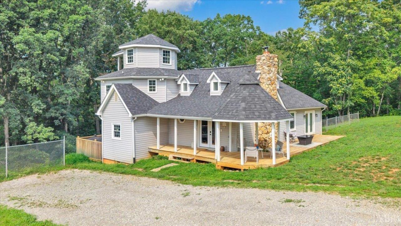 2154 Diamond Hill Road, Moneta, VA 24121 Main Photo