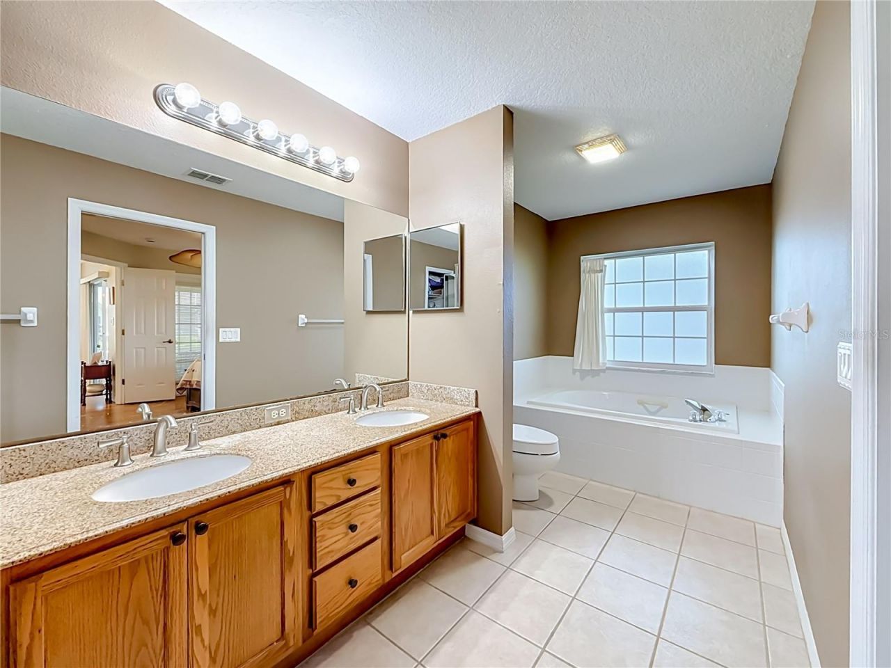 25146 Cranes Roost Circle , Leesburg, FL 34748 Photo