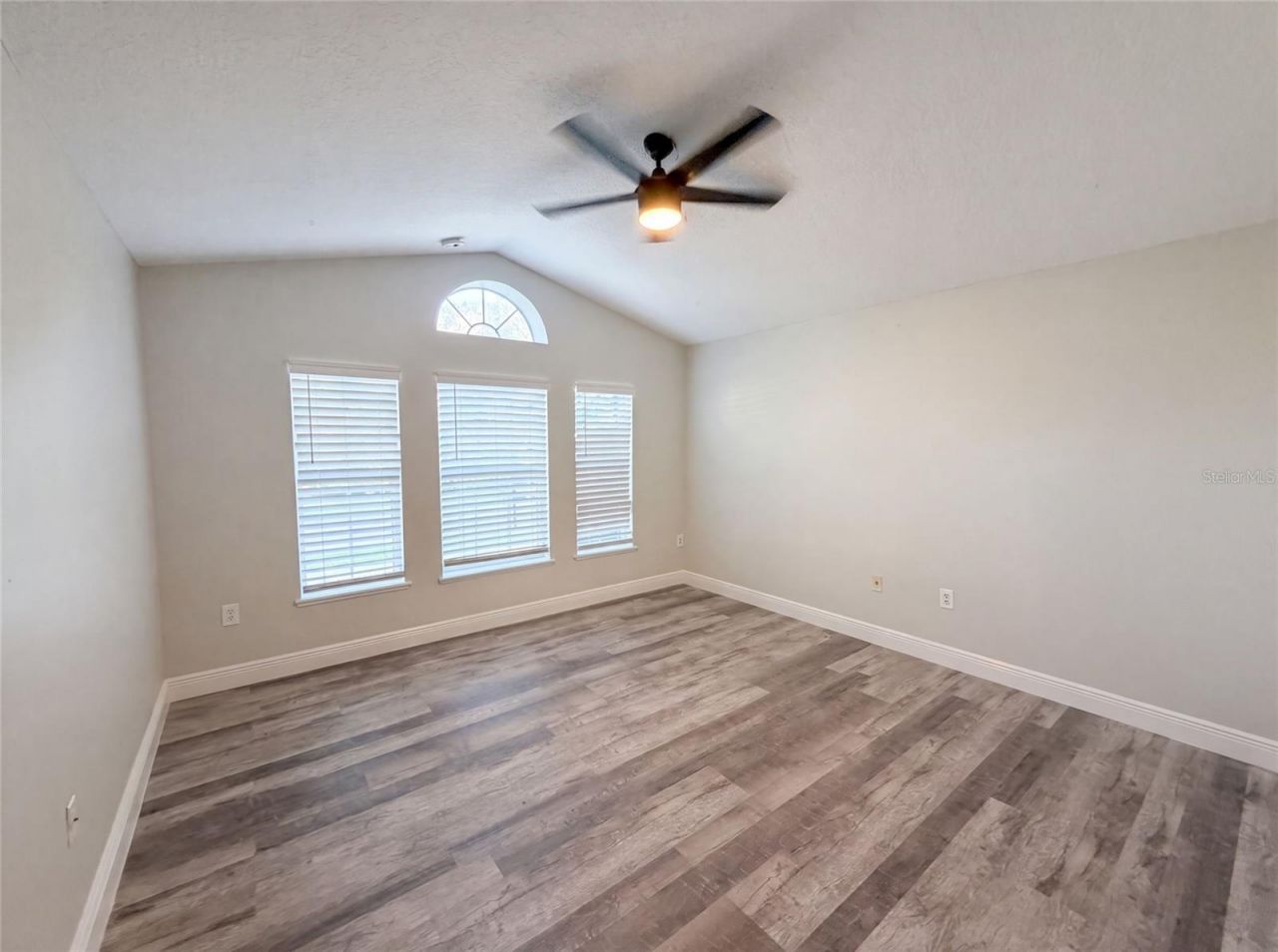 106 Cabrillo Drive , Groveland, FL 34736 Photo