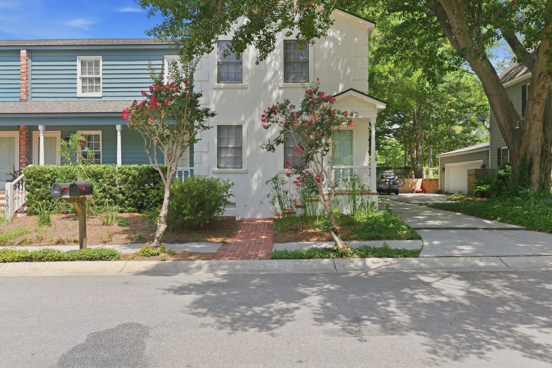 1530 Village Square Photo 12