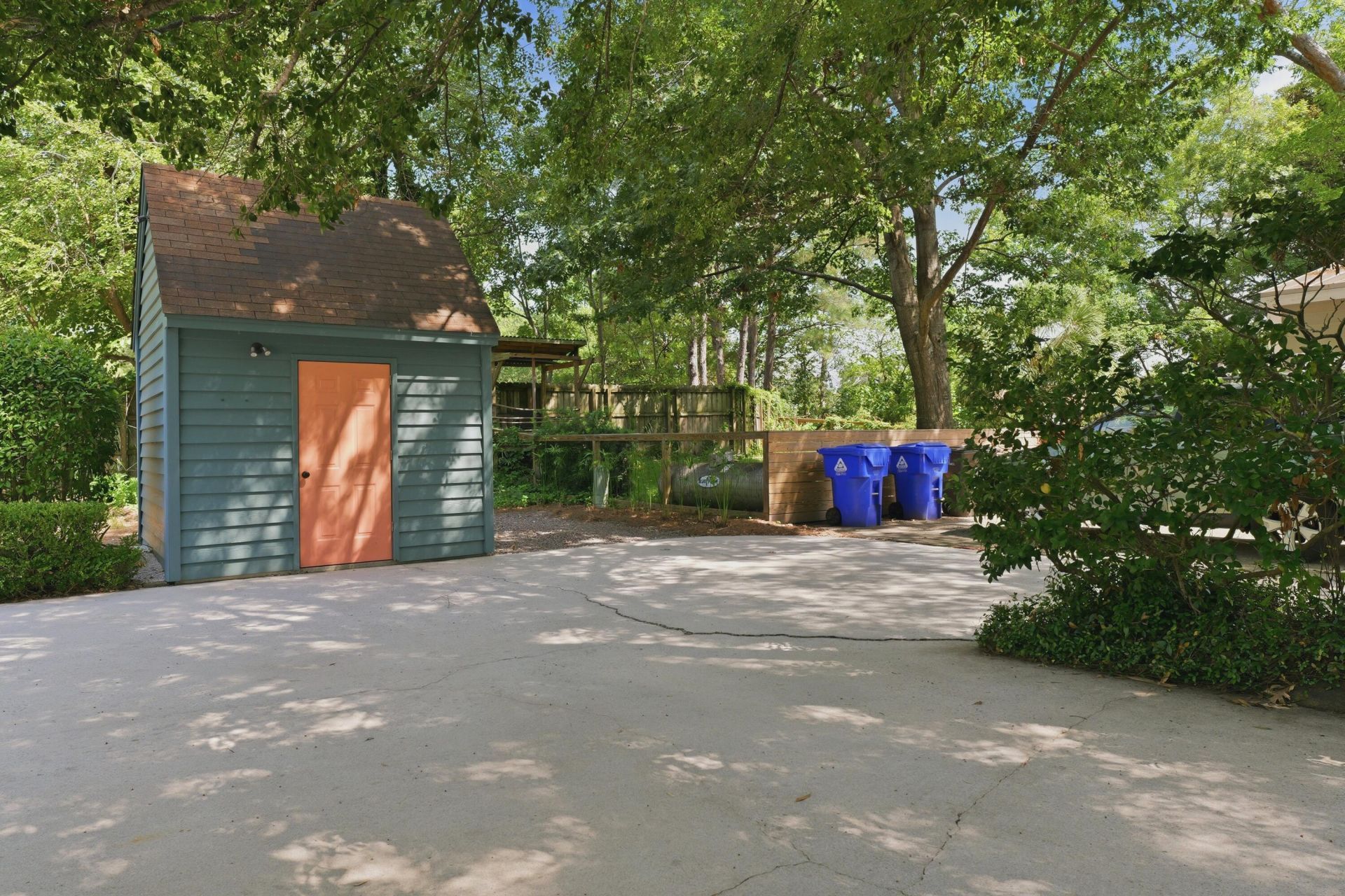 1530 Village Square Photo 13
