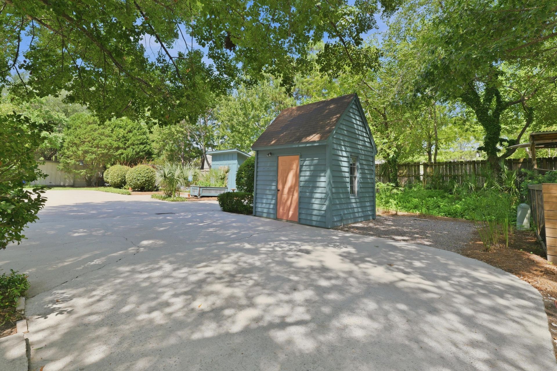 1530 Village Square Photo 15