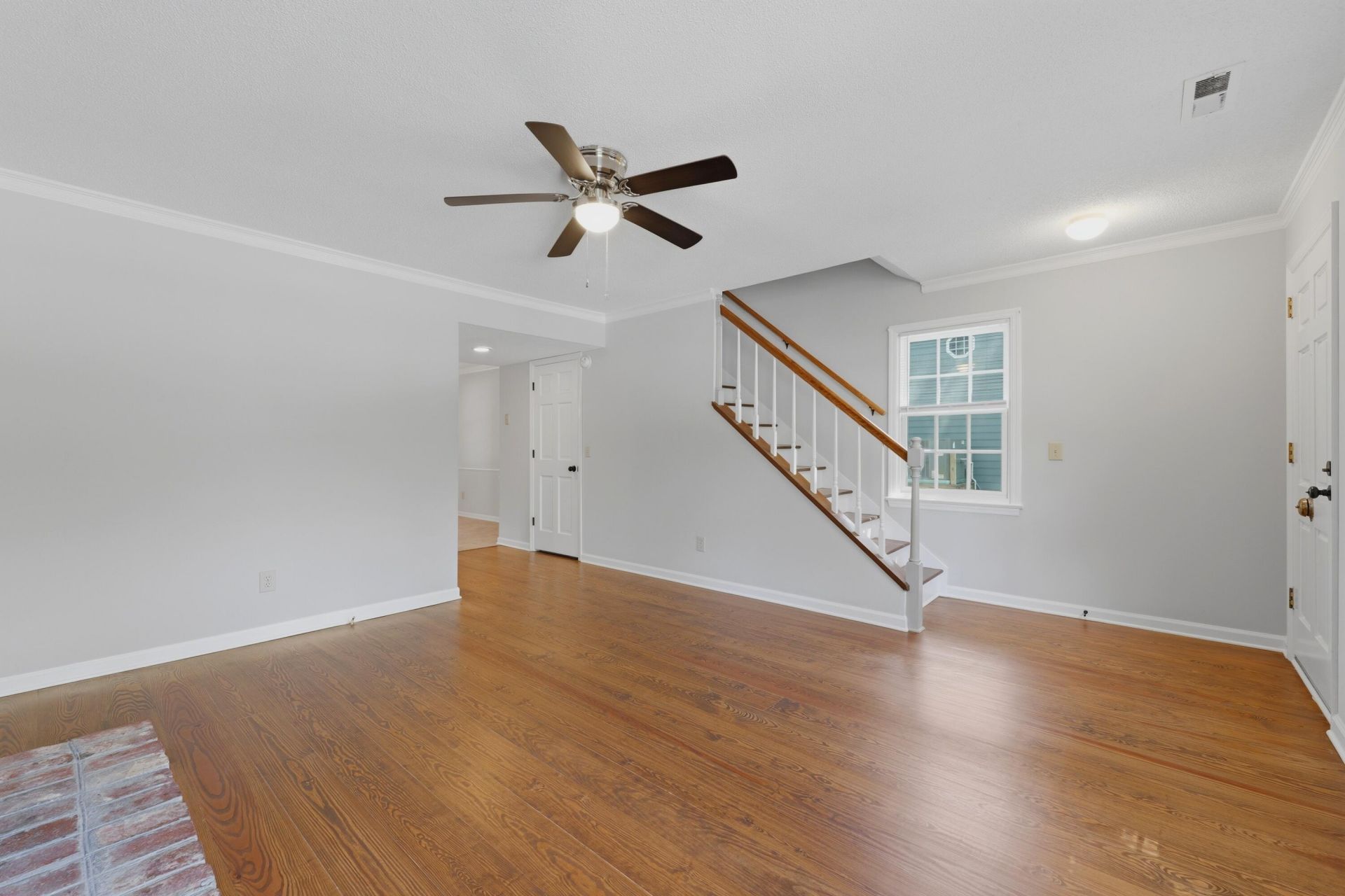 1530 Village Square Photo 24