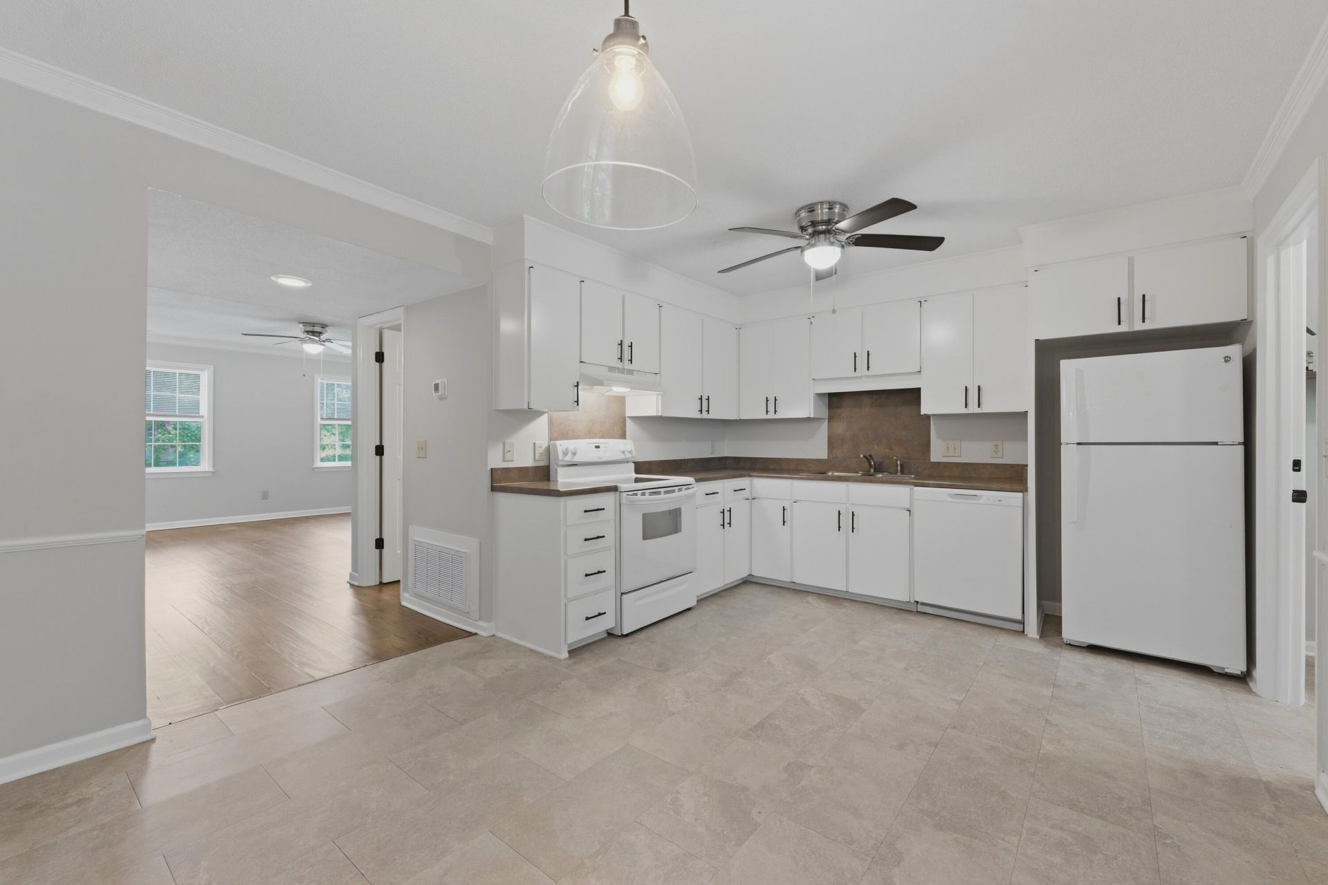 1530 Village Square Photo 25