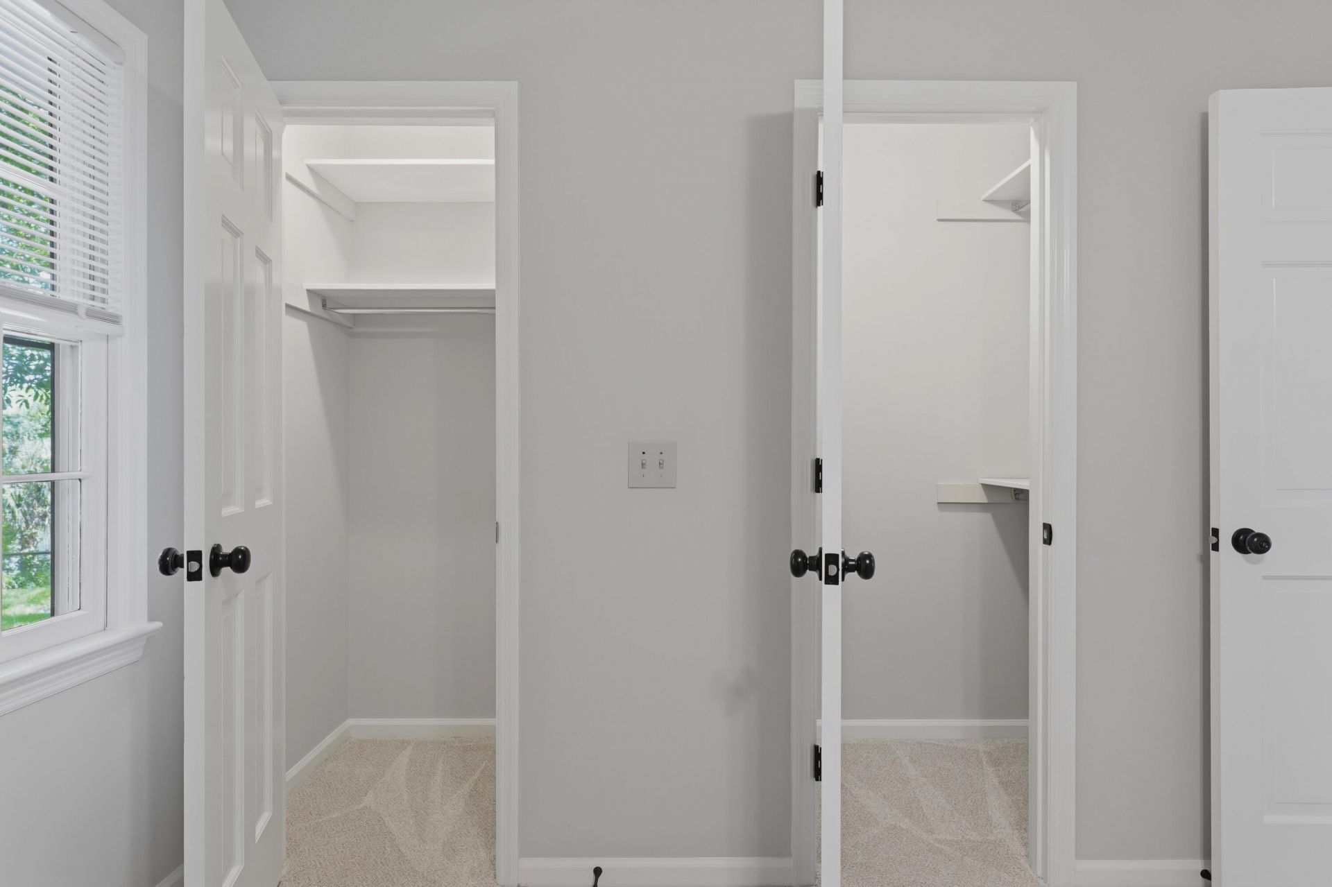 1530 Village Square Photo 37