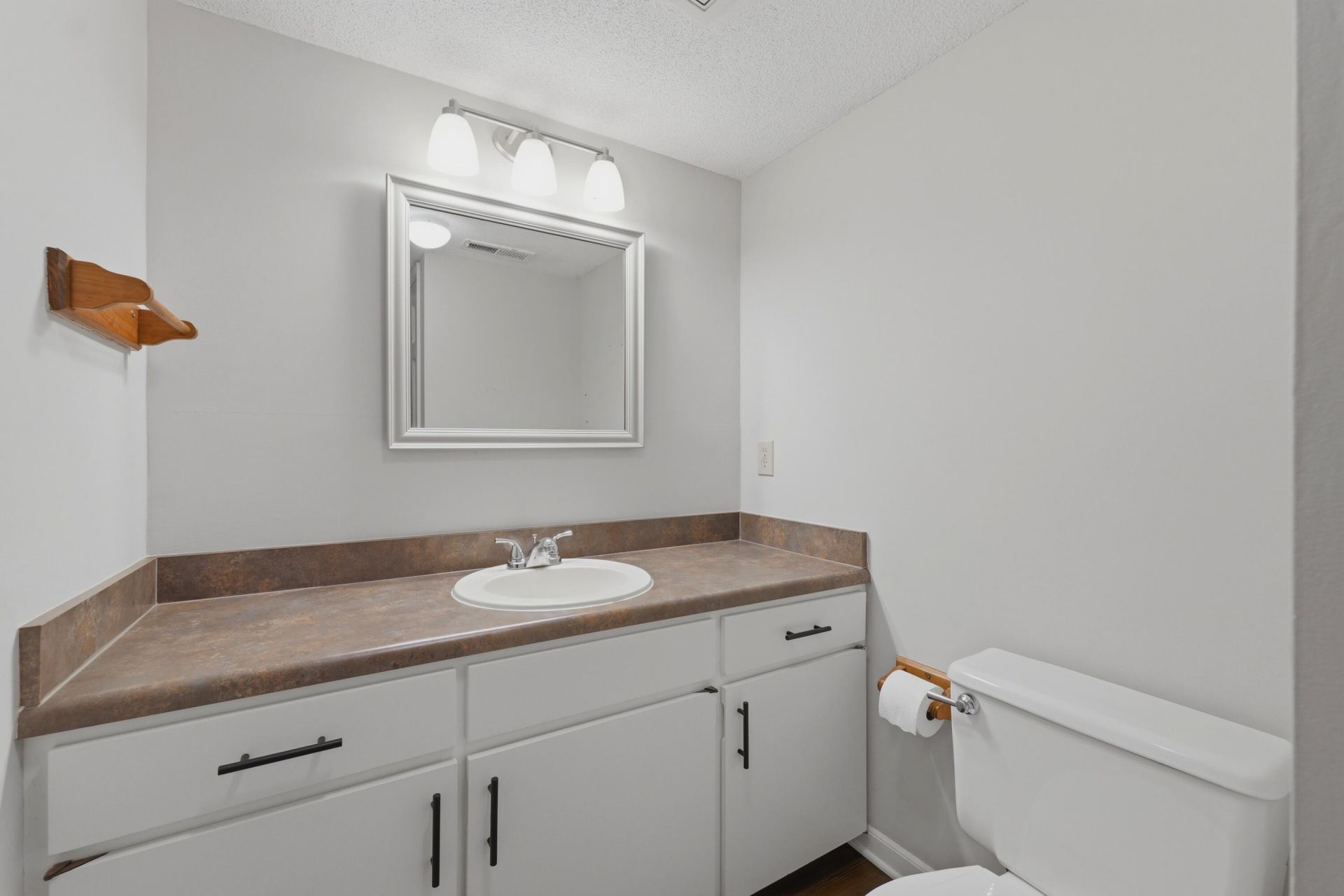 1530 Village Square Photo 38