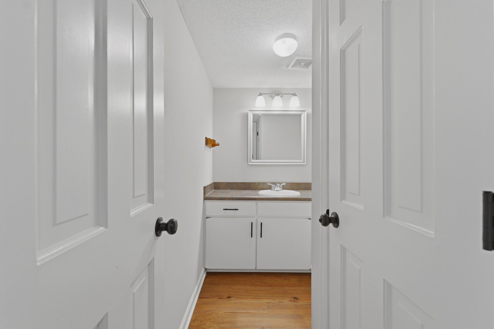 1530 Village Square Photo 39