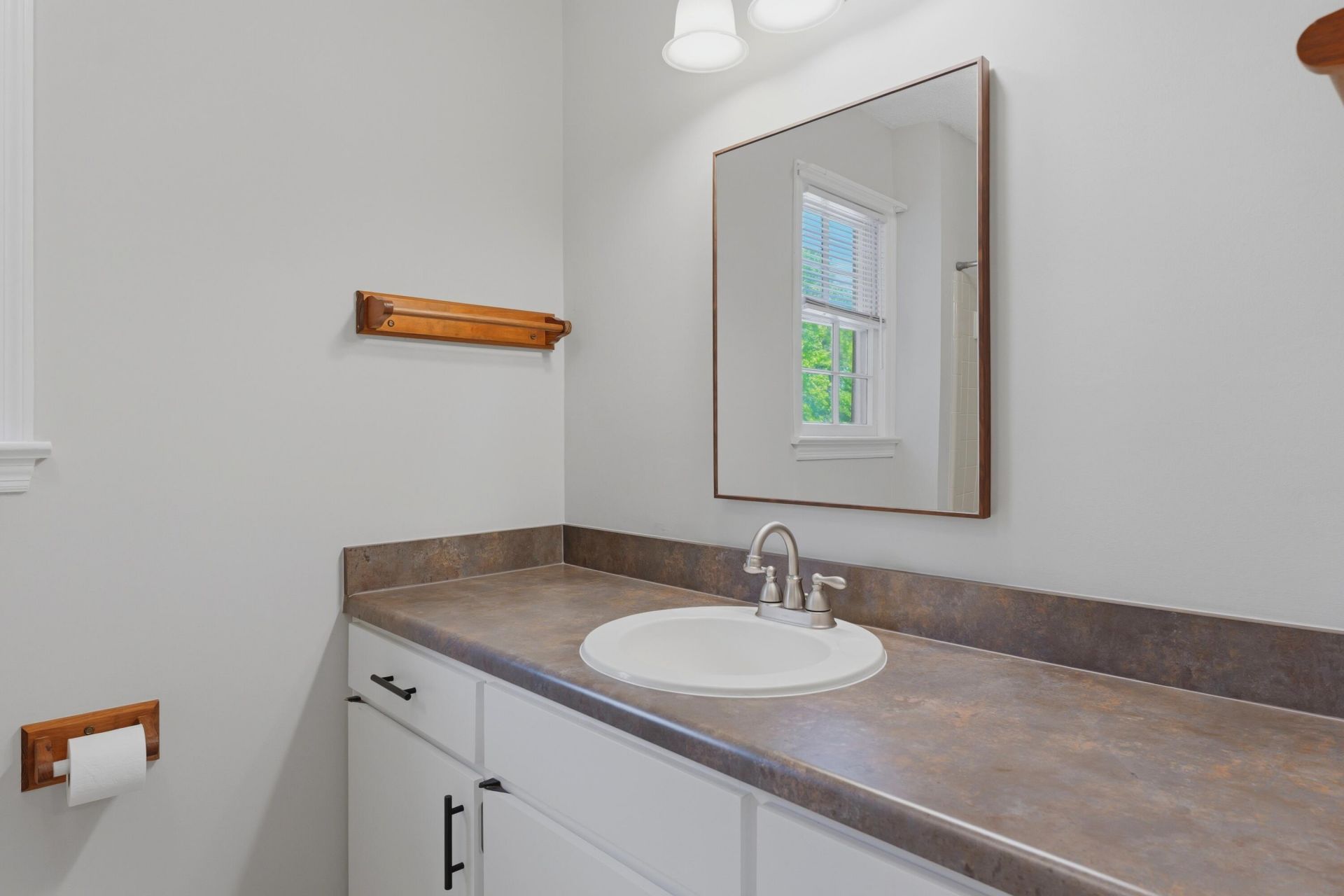 1530 Village Square Photo 41