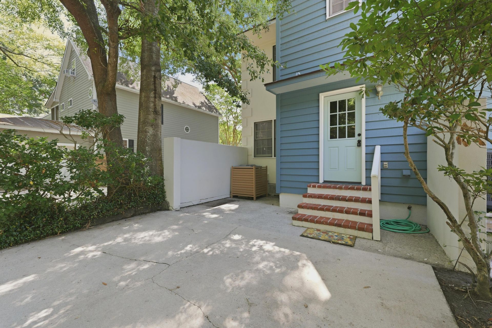 1530 Village Square Photo 44
