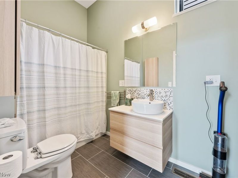 2509 Thurman Avenue , Cleveland, OH 44113 Photo 22
