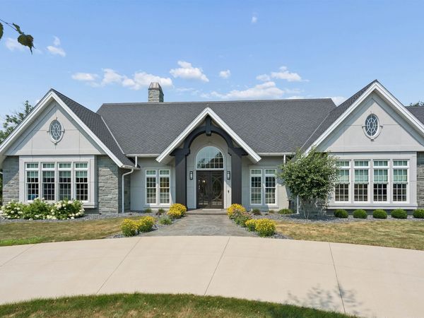 1202 Deer Creek Ridge, Dubuque, IA 52003