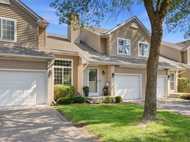 18232 Warbler Lane , Eden Prairie, MN 55346