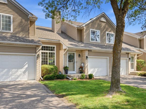 18232 Warbler Lane , Eden Prairie, MN 55346