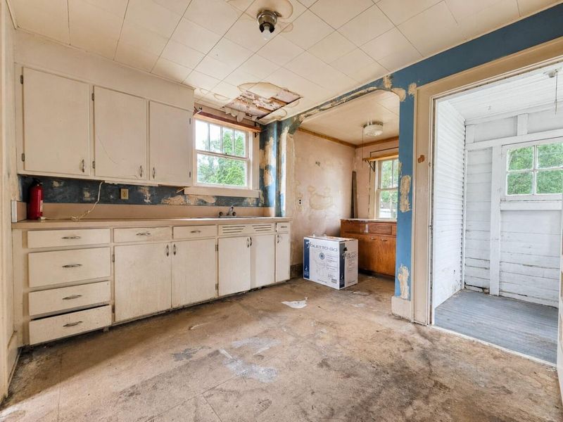 831 E Cecil Street , Springfield, OH 45503 Photo 7