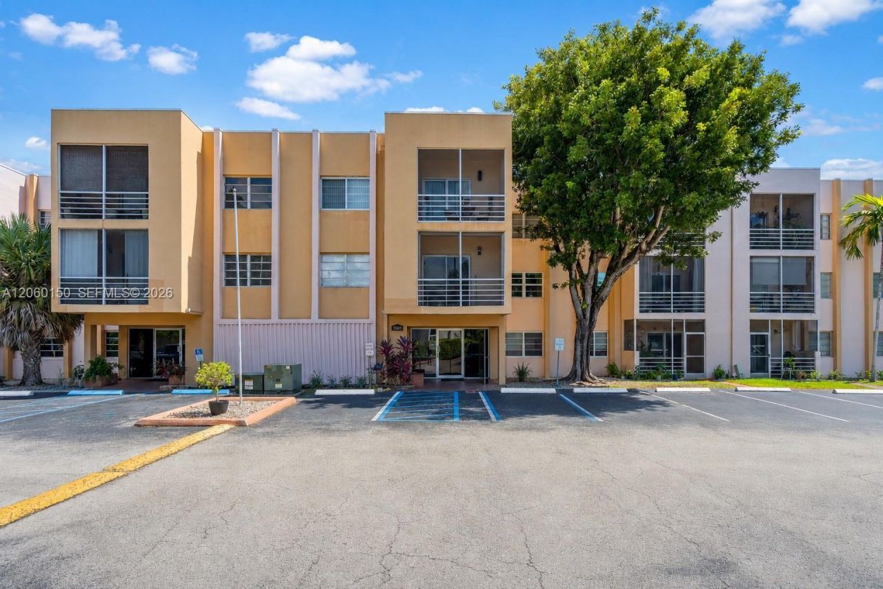 15888 SW 95th Ave, Unit 317, Miami, FL 33157 Photo