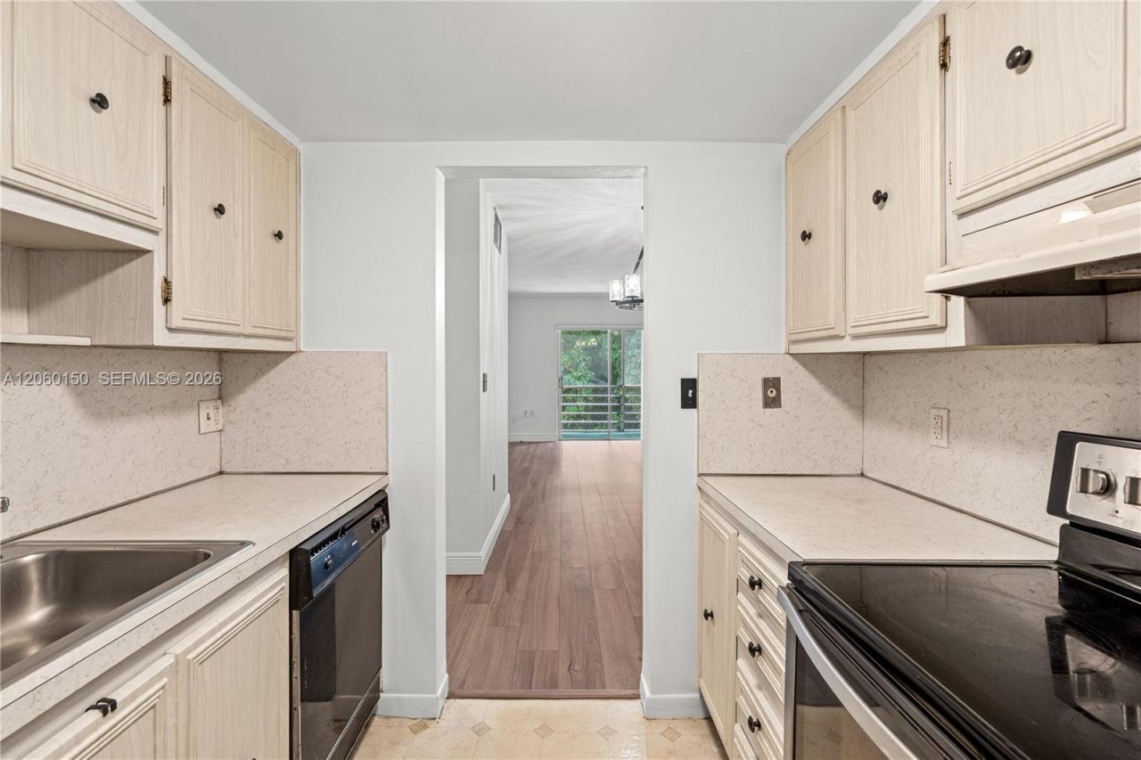 15888 SW 95th Ave, Unit 317, Miami, FL 33157 Photo