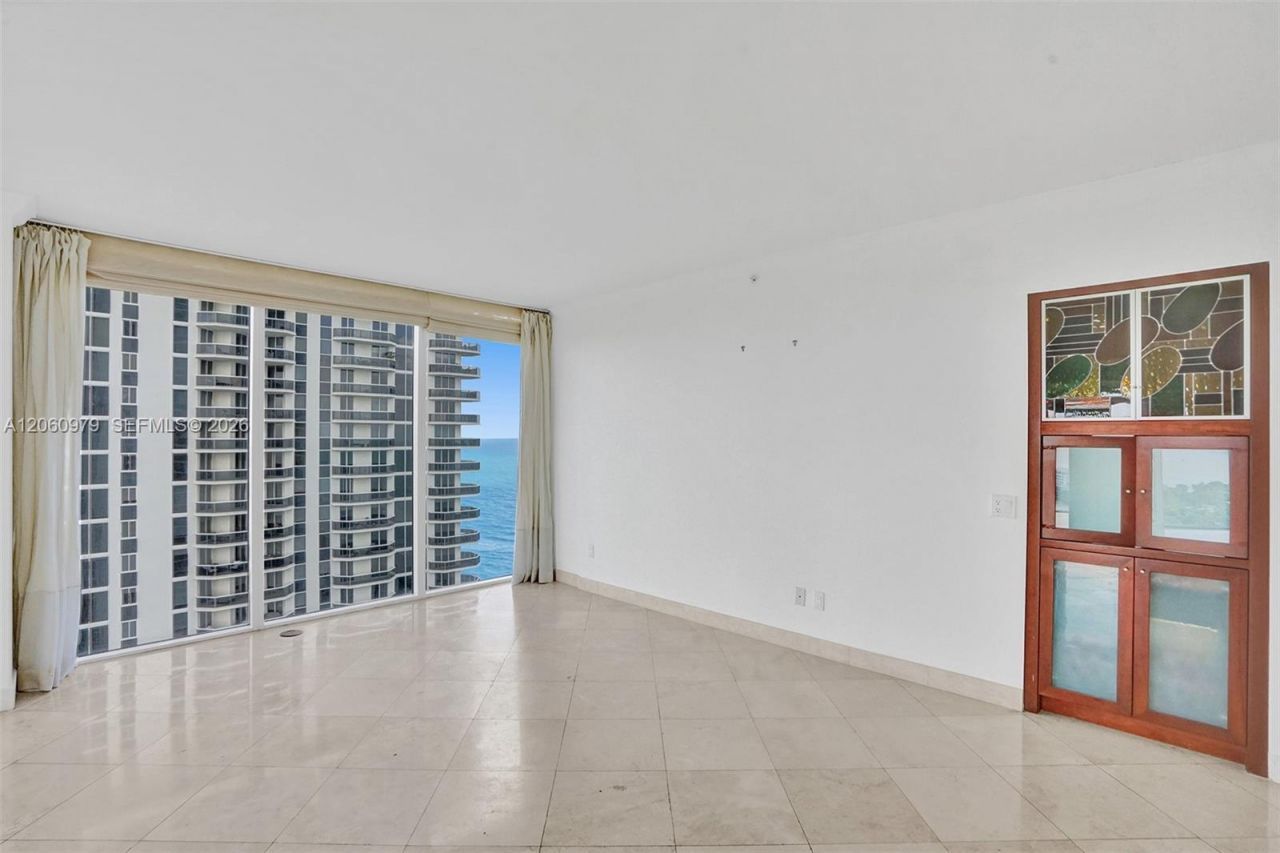 4775 Collins Ave, Unit 3007, Miami Beach, FL 33140 Photo