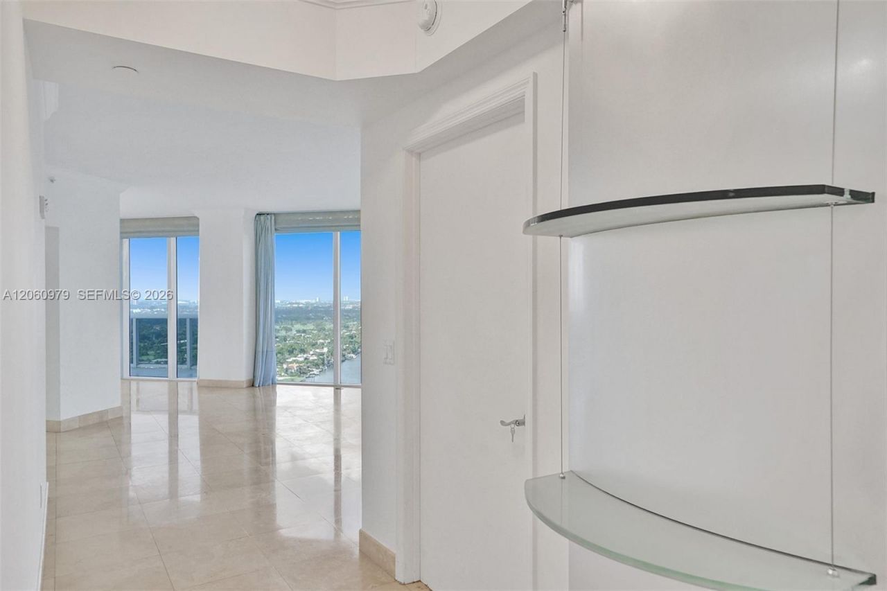 4775 Collins Ave, Unit 3007, Miami Beach, FL 33140 Photo