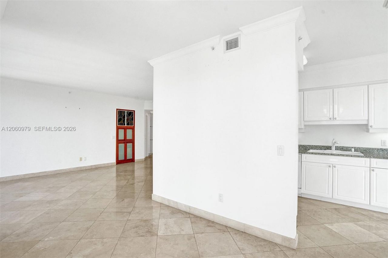 4775 Collins Ave, Unit 3007, Miami Beach, FL 33140 Photo