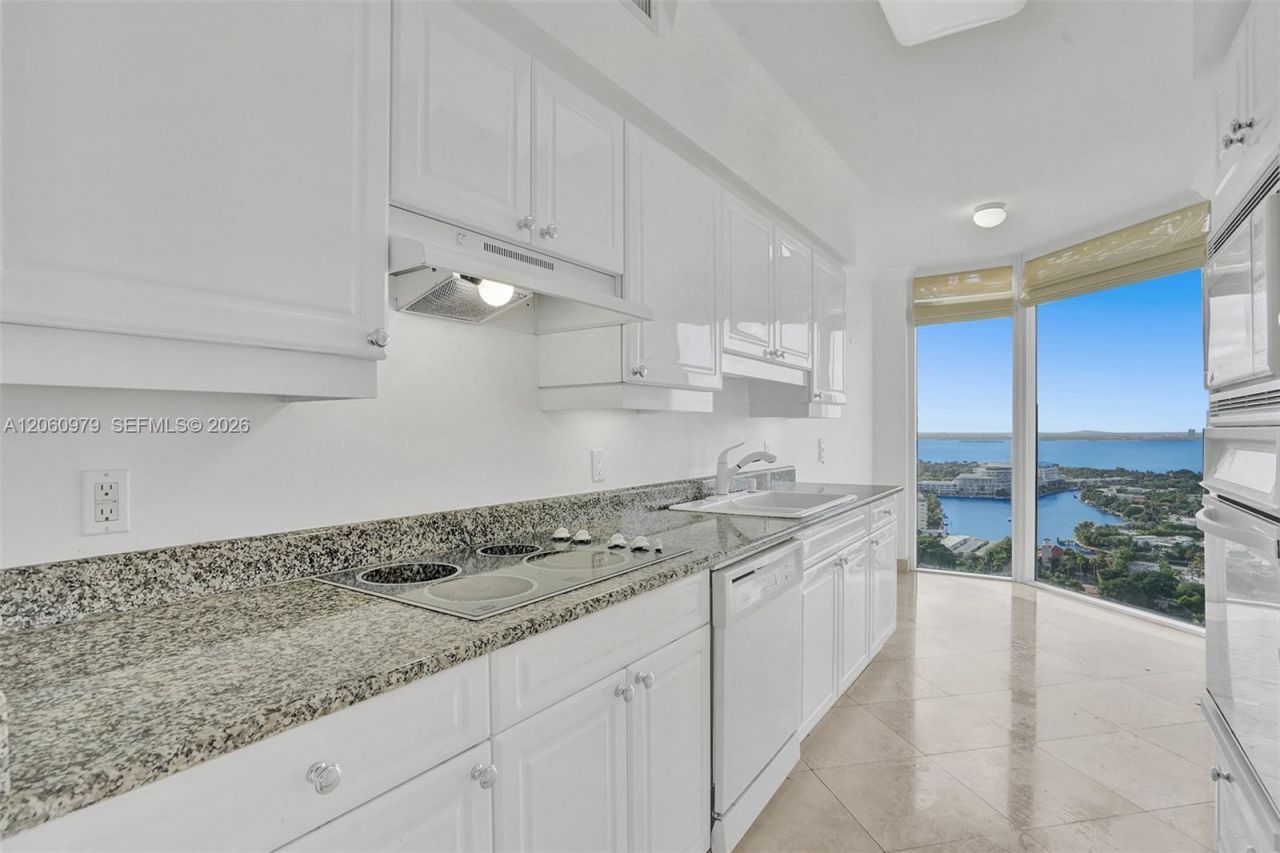 4775 Collins Ave, Unit 3007, Miami Beach, FL 33140 Photo