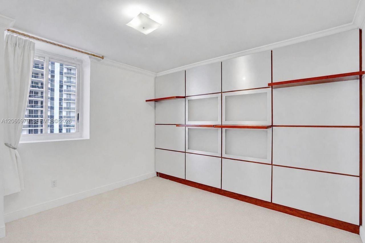 4775 Collins Ave, Unit 3007, Miami Beach, FL 33140 Photo