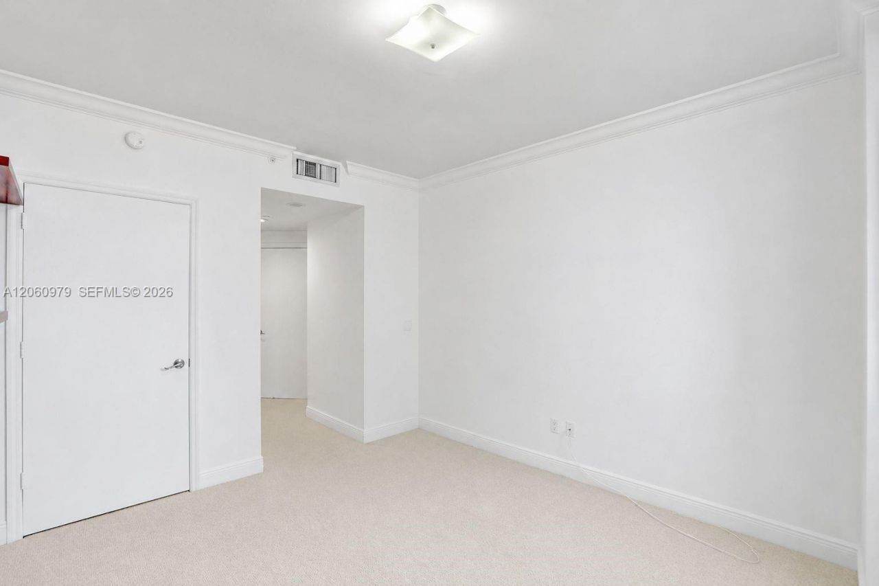4775 Collins Ave, Unit 3007, Miami Beach, FL 33140 Photo