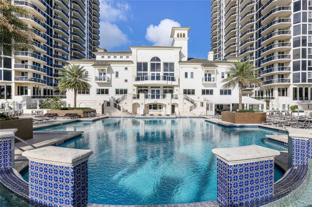 4775 Collins Ave, Unit 3007, Miami Beach, FL 33140 Photo
