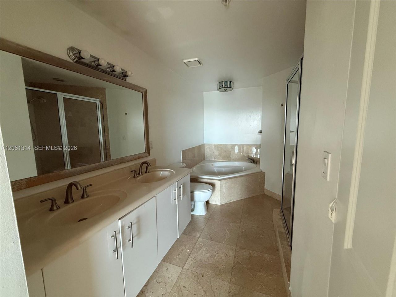 7910 Harbor Island, Unit 510, North Bay Village, FL 33141 Photo