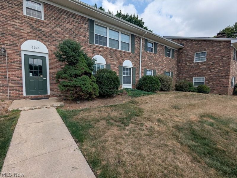 6920 Carriage Hill Drive , Unit 104, Brecksville, OH 44141 Photo 1