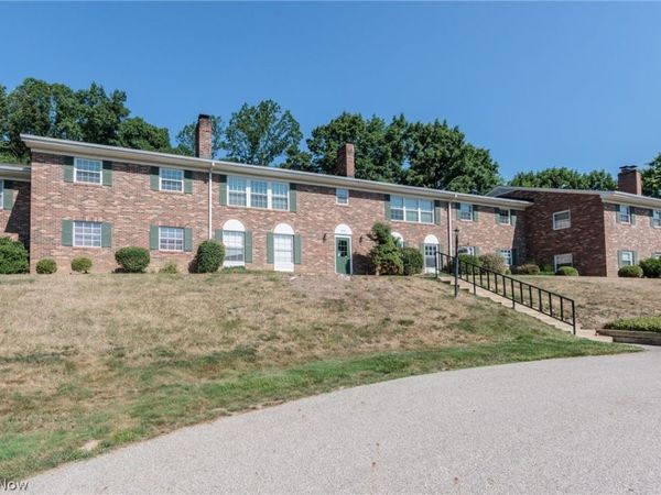 6920 Carriage Hill Drive, Unit 104, Brecksville, OH 44141