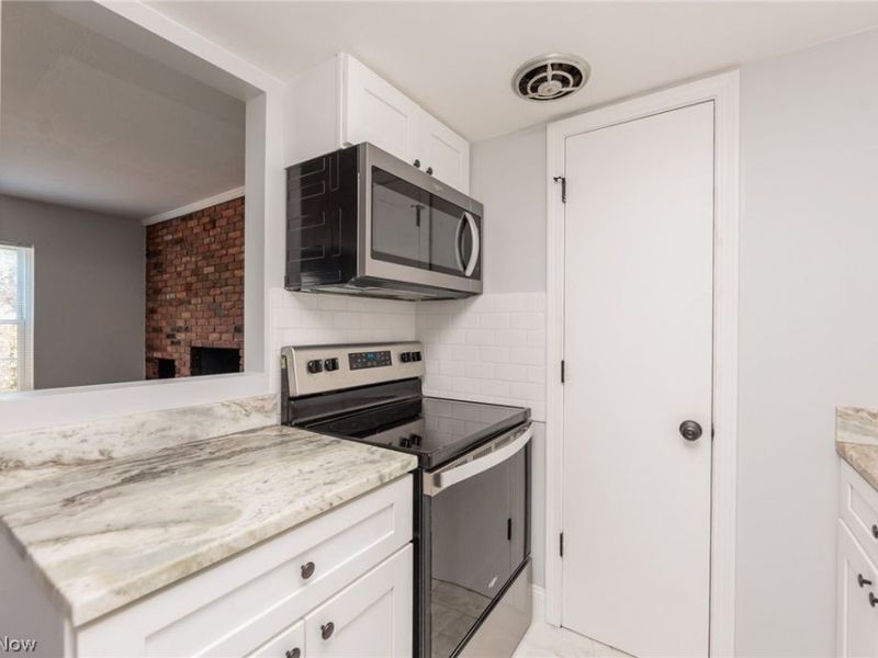6920 Carriage Hill Drive, Unit 104, Brecksville, OH 44141 Photo 14