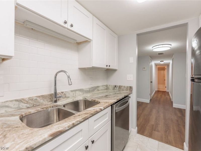 6920 Carriage Hill Drive, Unit 104, Brecksville, OH 44141 Photo 15