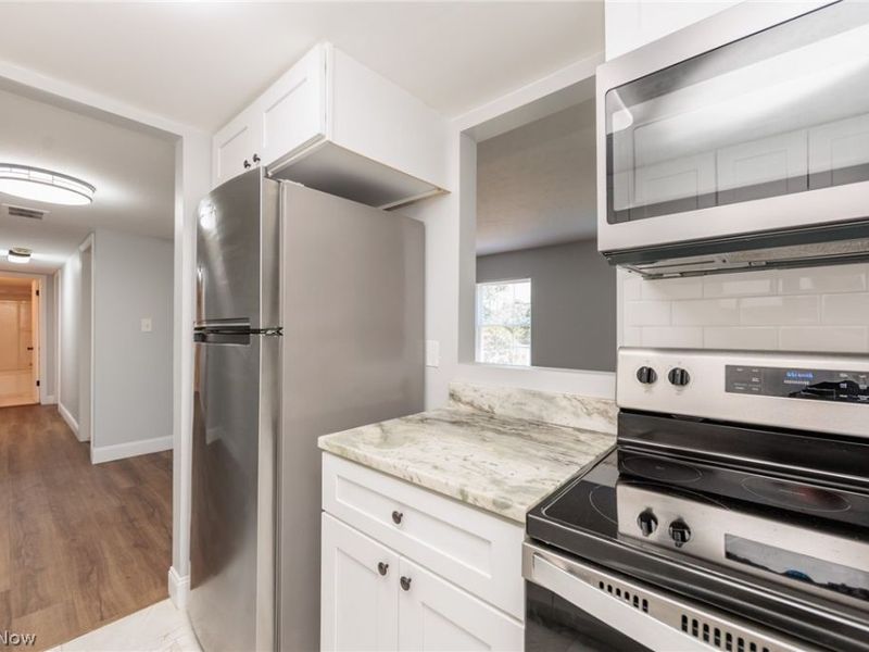 6920 Carriage Hill Drive, Unit 104, Brecksville, OH 44141 Photo 16