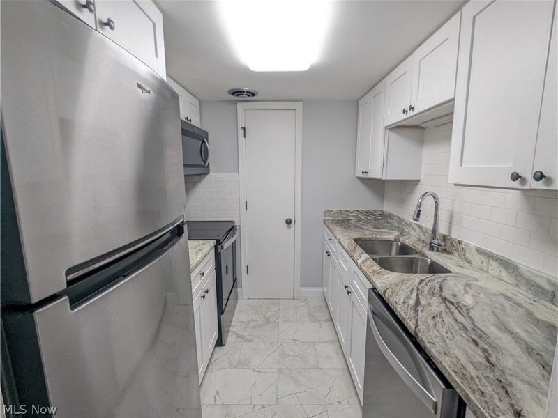 6920 Carriage Hill Drive , Unit 104, Brecksville, OH 44141 Photo 8