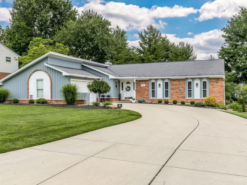 785 Elderwood Drive, Anderson Twp, OH 45255 Photo 2
