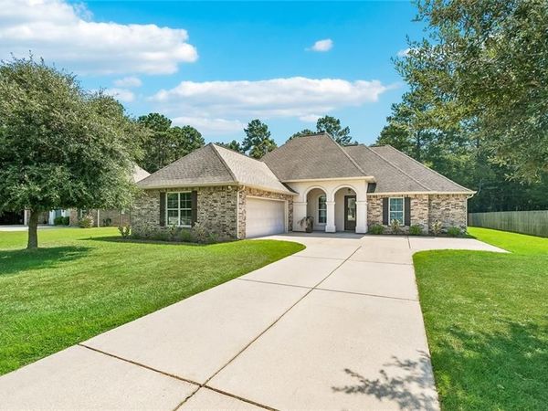 592 ENGLISH OAK Drive , Madisonville, LA 70447