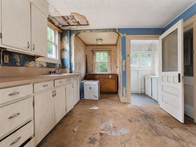 831 E Cecil Street, Springfield, OH 45503 Photo 6