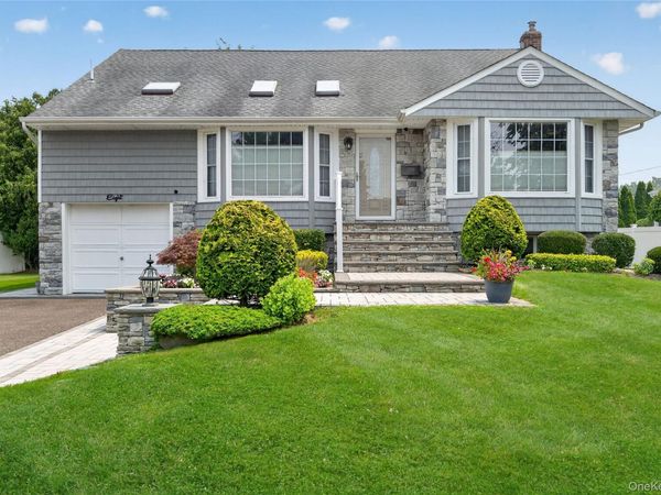8 Yates Lane , Jericho, NY 11753