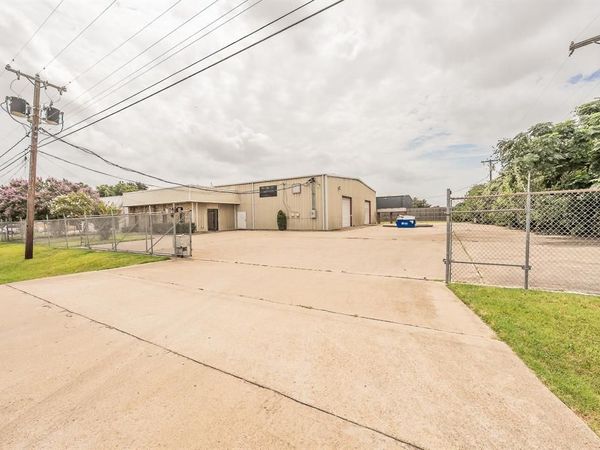 1305 Jelmak Street , Grand Prairie, TX 75050