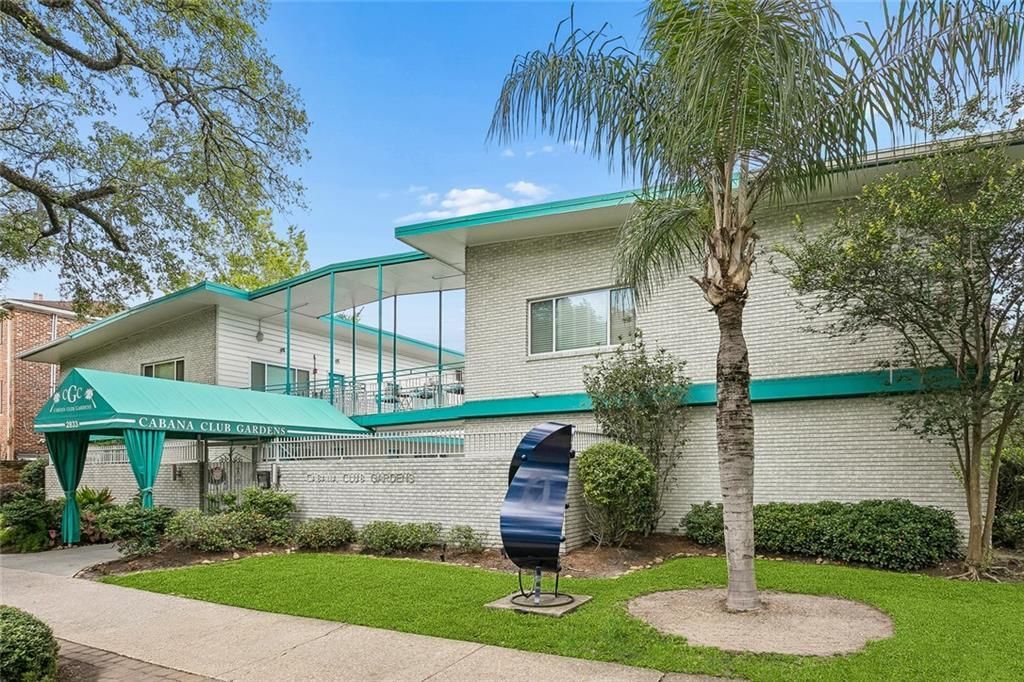 2833 SAINT CHARLES Avenue  New Orleans, LA 
