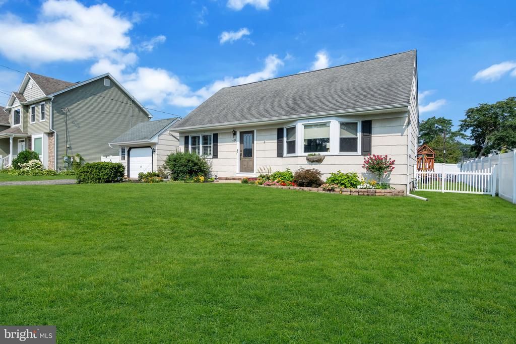 728 Neptune Avenue, Beachwood, NJ 08722 Main Photo