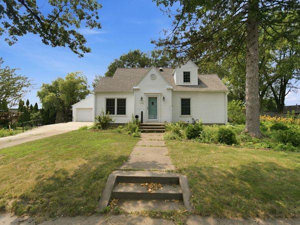 1715 Schreiber Street, Cedar Falls, IA 50613