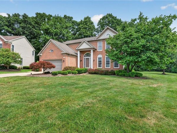 2883 Hawkins Lane, Twinsburg, OH 44087