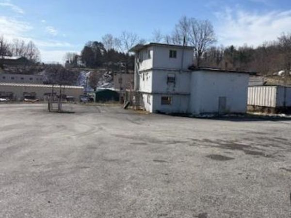 651 Ewart Ave., SPRAGUE, WV 25926