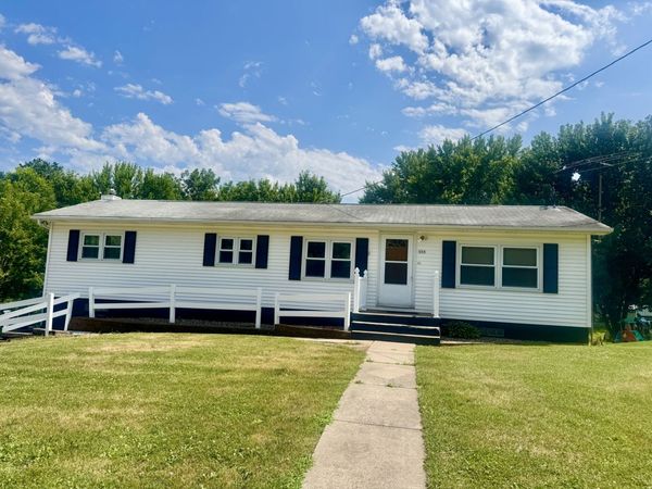 604 Edgington Street , Reynolds, IL 61279