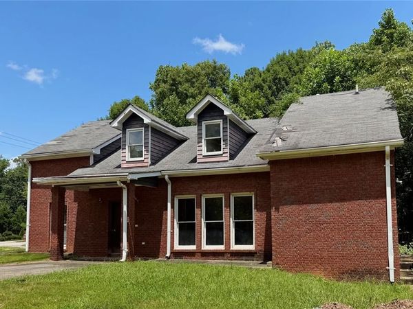 5855 Oakdale Road SE, Mableton, GA 30126