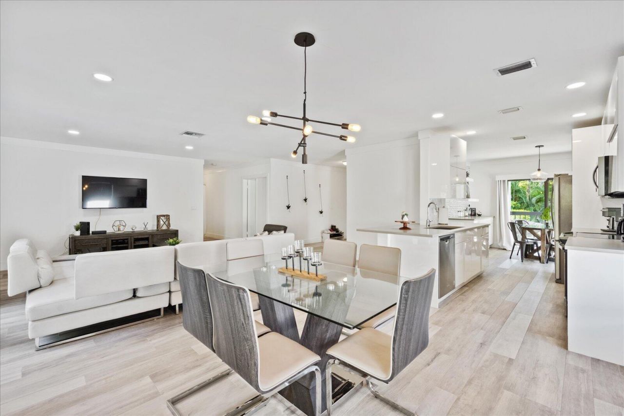 11311 Pond View Drive, Unit C201, Wellington, FL 33414 Photo